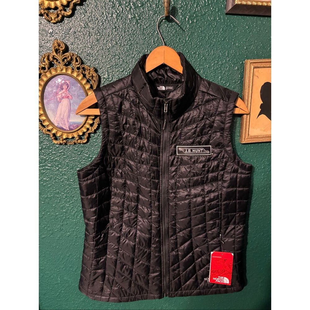 THE NORTH FACE THERMAL BLACK QUILTED NWT VEST SIZE MEDIUM